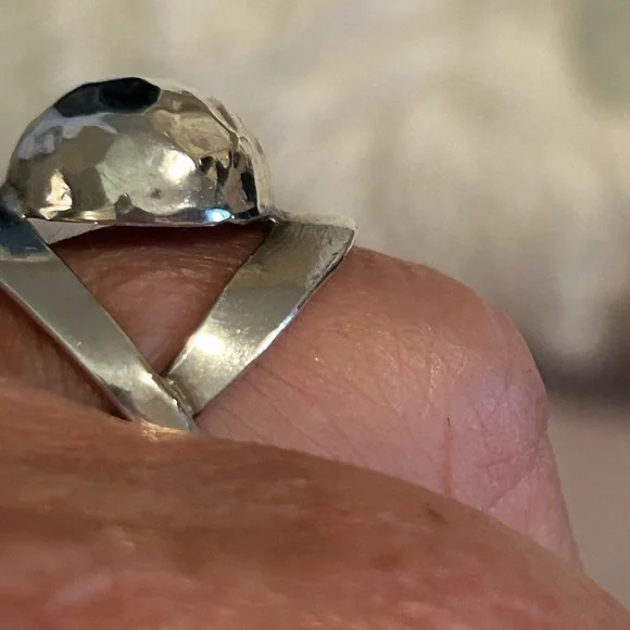 Chic Silver Accessory Ring - Picture 2 of 4